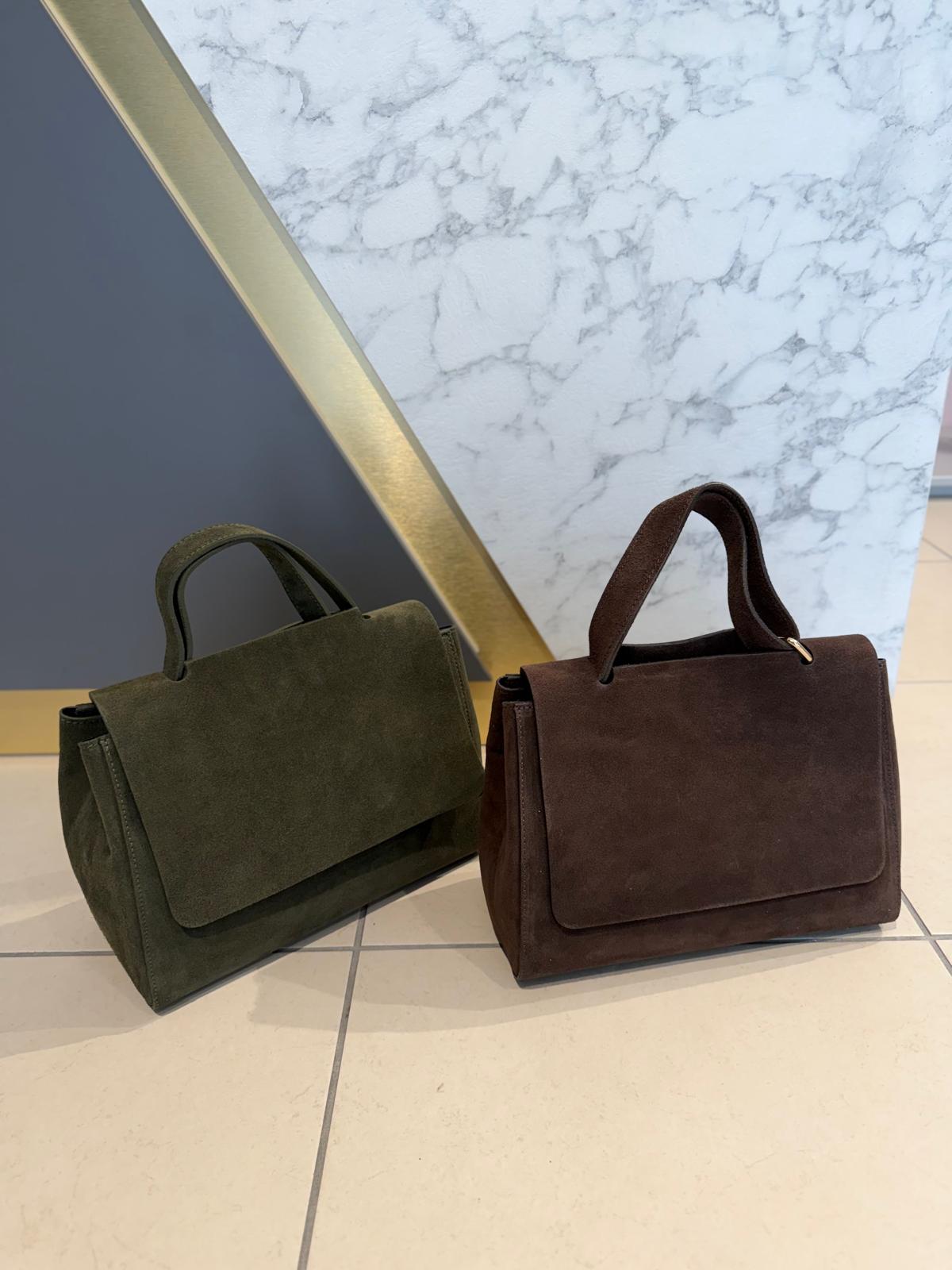 Borsa a mano in pelle scamosciata