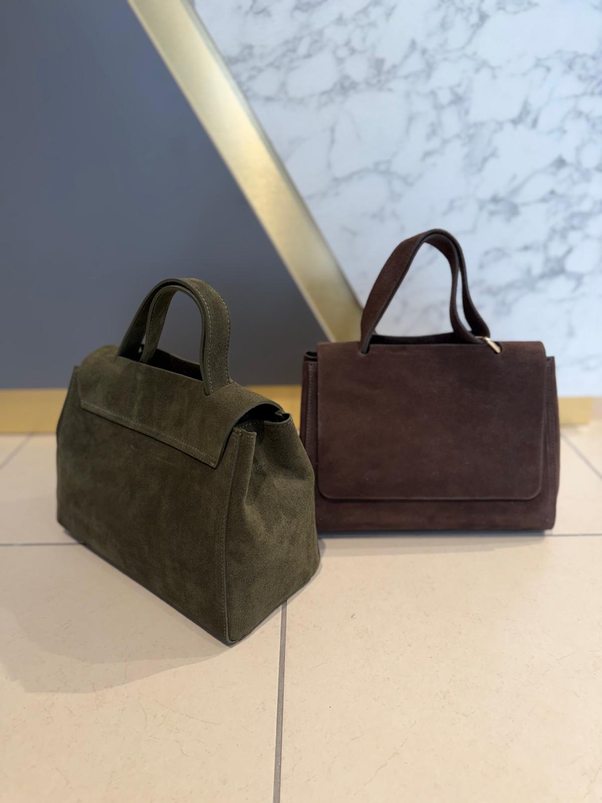 Borsa a mano in pelle scamosciata