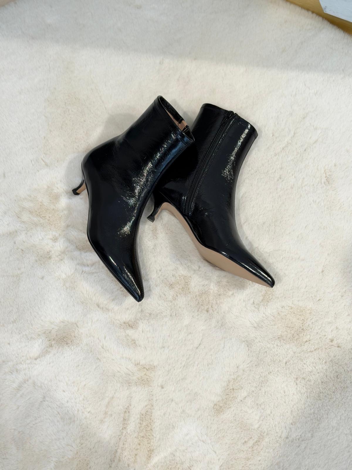 Stivaletto nero in pelle