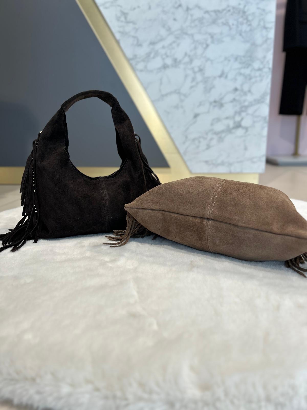 Borsa con frange in pelle scamosciata