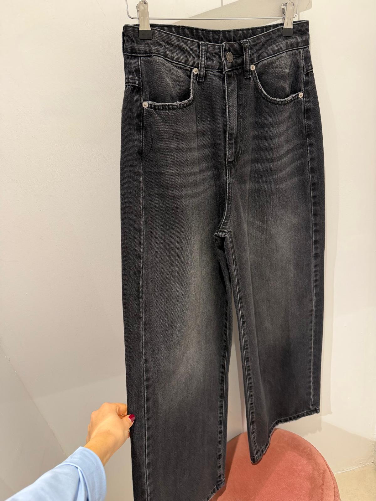 Jeans nero a palazzo