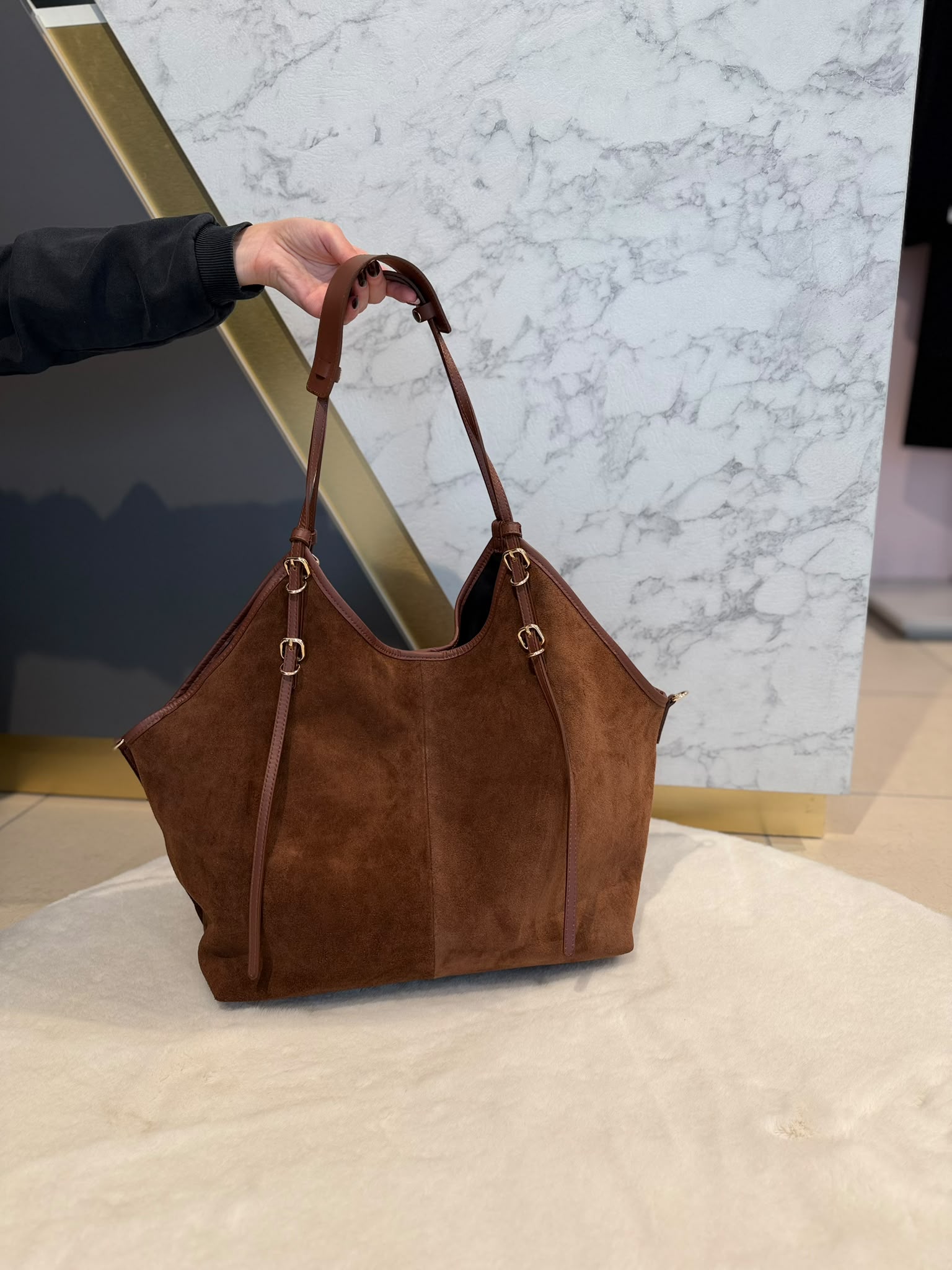 Maxi bag tabacco in pelle scamosciata